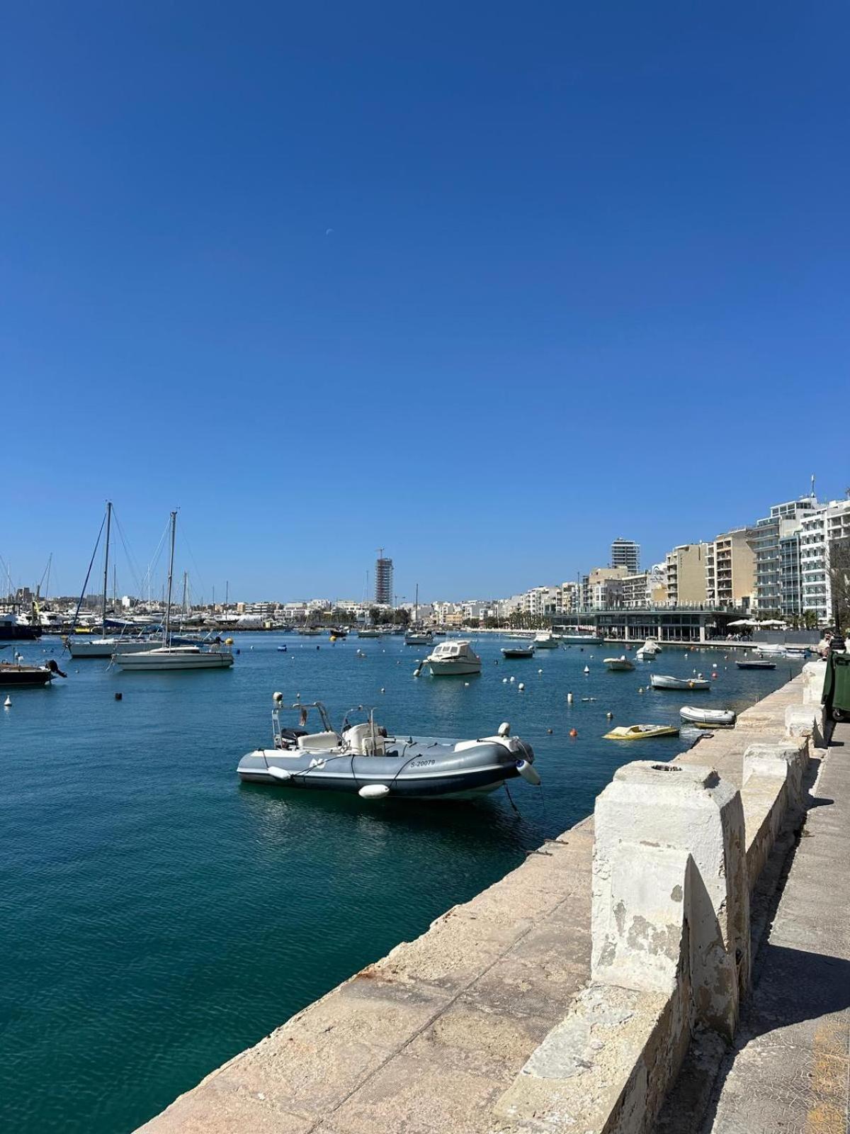 Modern Sliema Apartment Near Sea Luaran gambar