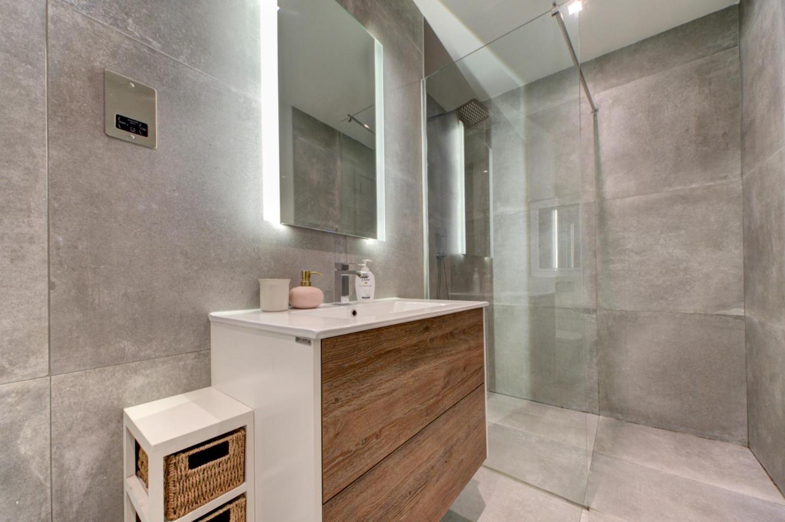 Modern Sliema Apartment Near Sea Luaran gambar